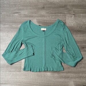 Universal Thread Top